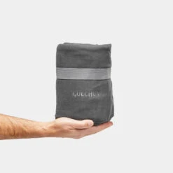 Quechua COUVERTURE EN POLAIRE - 150 X 130 CM 7 Quechua COUVERTURE EN POLAIRE - 150 X 130 CM -Camping Rabais couverture en polaire 150 x 130 cm 2