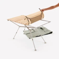 Quechua TABLE DE CAMPING COMPACTE 4/6 PERSONNES - PLATEAU BOIS - POCHE DE RANGEMENT 17 Quechua TABLE DE CAMPING COMPACTE 4/6 PERSONNES - PLATEAU BOIS - POCHE DE RANGEMENT -Camping Rabais table de camping compacte 46 personnes plateau bois poche de rangement 7